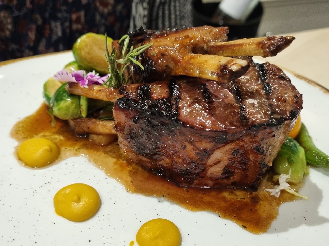 Lamb rack with vegetables and sauce